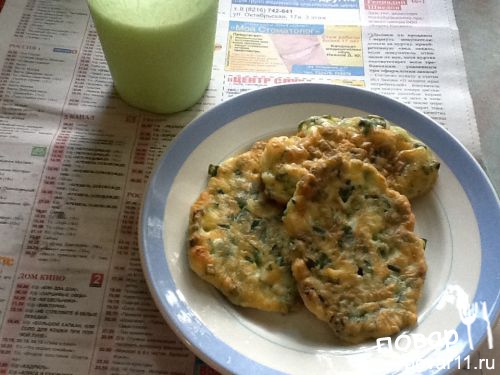 Ленивые оладьи с луком и яйцом